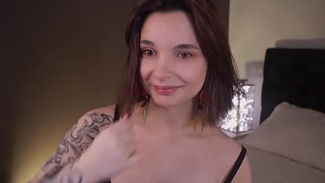 Snapshot of Bella_Alita chatting on September 17, 8:33 pm Bella Alita online show from September 17, 8:33 pm