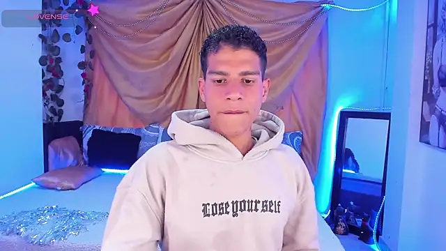 Ethan Boyy online show from October 31, 10:05 pm