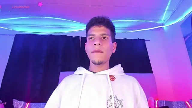 Ethan Boyy online show from February 10, 12:20 am