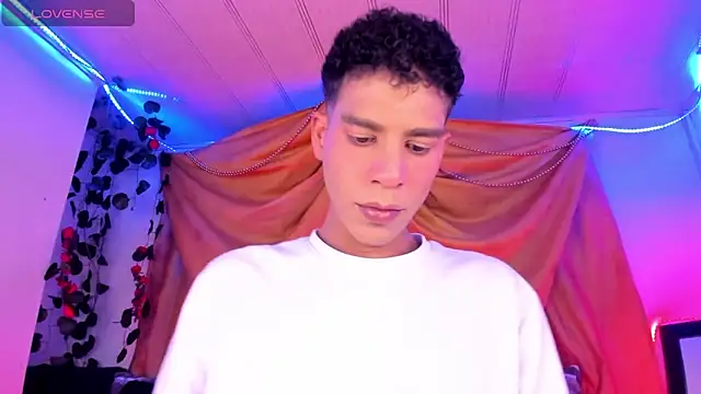 Ethan Boyy online show from December 19, 2:26 am