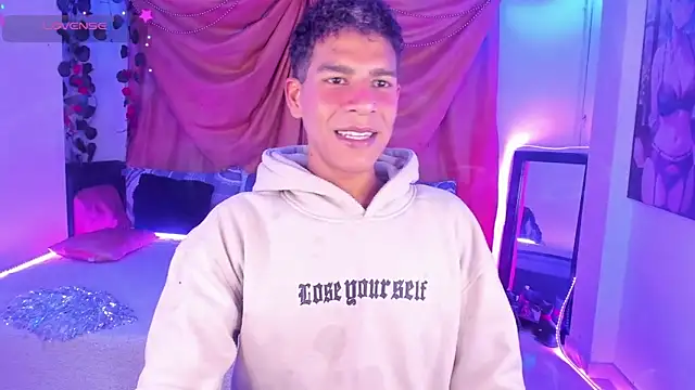 Ethan Boyy online show from October 29, 11:25 pm