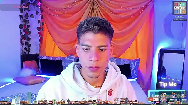 Ethan Boyy online show from October 21, 8:52 pm