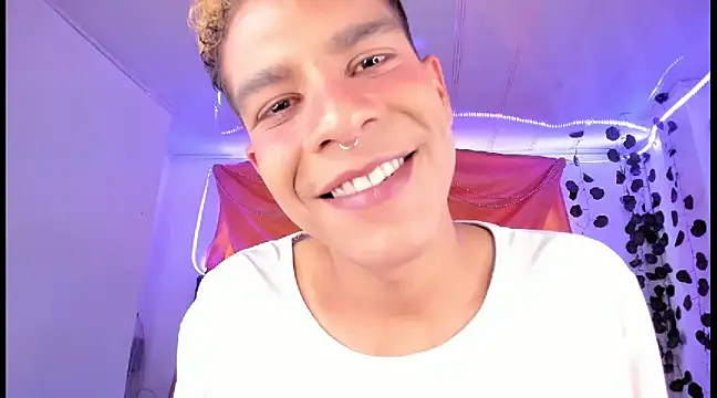 Ethan Boyy online show from March 2, 8:35 pm