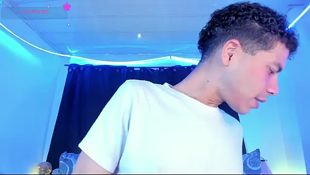 Ethan Boyy online show from April 14, 6:35 pm