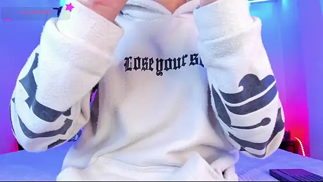 Ethan Boyy online show from April 22, 7:20 pm