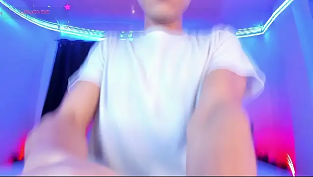 Ethan Boyy online show from April 18, 6:10 pm