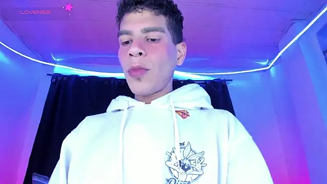 Ethan Boyy online show from April 10, 6:37 pm