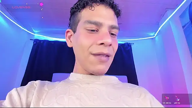 Snapshot of Ethan_Boyy chatting on June 26, 2:39 am Ethan Boyy online show from June 26, 2:39 am