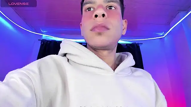 Ethan Boyy online show from April 9, 9:21 pm