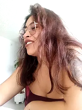 Snapshot of AnonymousGirl chatting on May 1, 3:17 pm AnonymousGirl online show from May 1, 3:17 pm