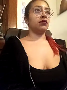 Snapshot of AnonymousGirl chatting on November 13, 12:03 am AnonymousGirl online show from November 13, 12:03 am