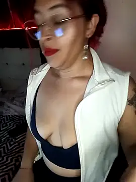 Snapshot of AnonymousGirl chatting on March 13, 3:54 am AnonymousGirl online show from March 13, 3:54 am