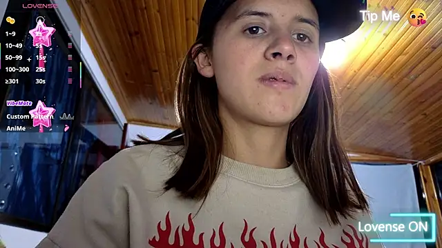 Snapshot of SexLaura_ chatting on January 28, 11:17 pm SexLaura online show from January 28, 11:17 pm