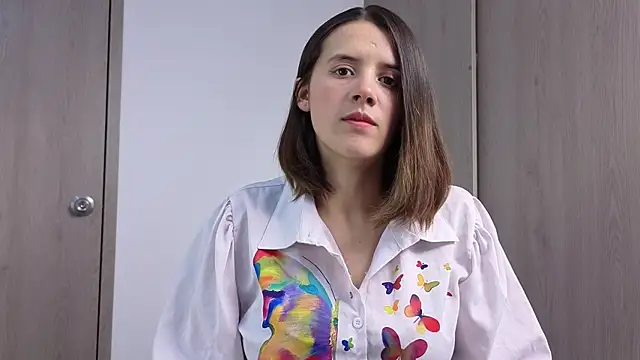 SexLaura  online show from November 26, 9:26 pm