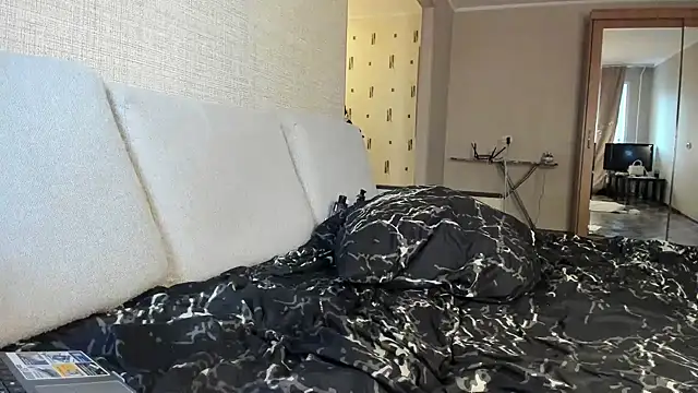 KittyMeawsX online show from May 29, 1:33 am