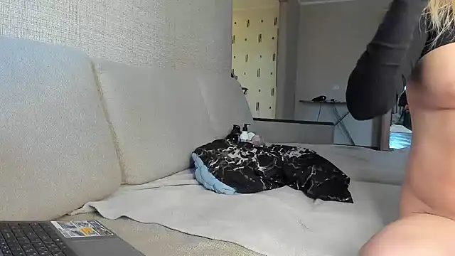 KittyMeawsX online show from March 29, 1:29 am