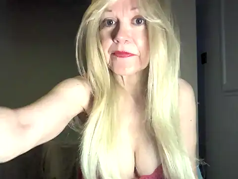 Snapshot of petina chatting on October 3, 5:31 am petina online show from October 3, 5:31 am