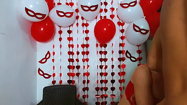 sweethoneytsx online show from September 20, 11:10 pm