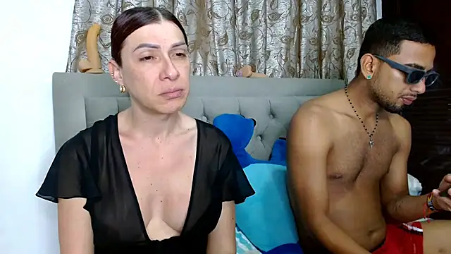 sweethoneytsx online show from January 14, 10:02 pm