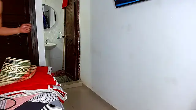 sweethoneytsx online show from September 24, 8:15 pm