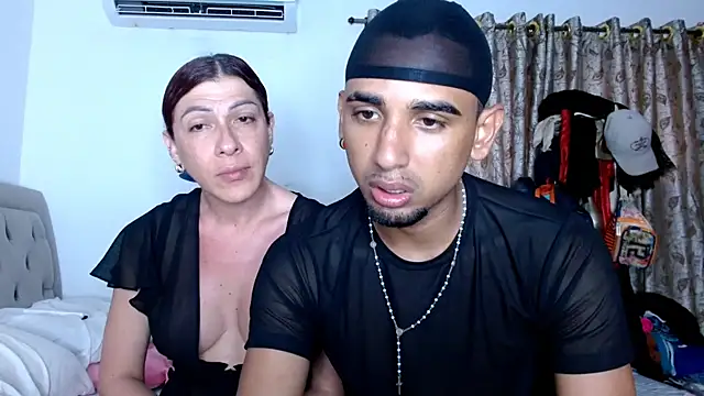 sweethoneytsx online show from November 9, 9:52 pm