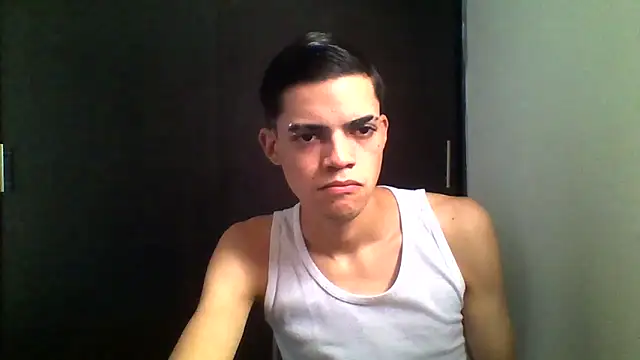Latinos 2001 online show from May 14, 2:36 pm