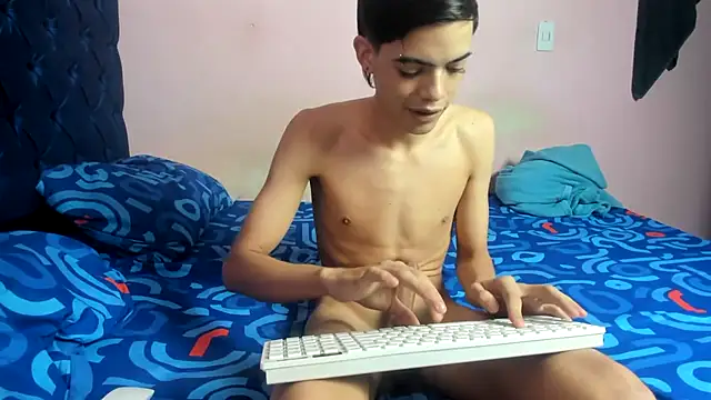 Latinos 2001 online show from February 22, 1:13 pm