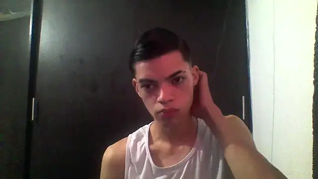 Latinos 2001 online show from April 15, 2:54 pm