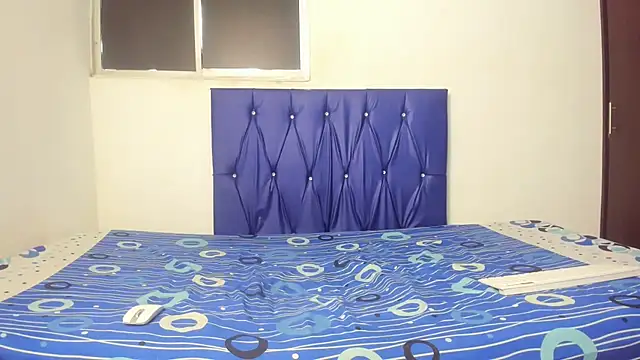 Latinos 2001 online show from January 11, 1:29 pm