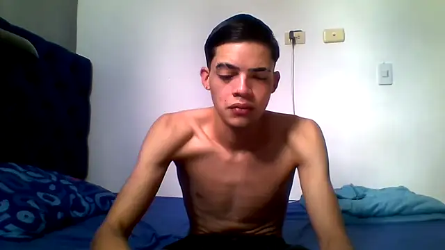 Latinos 2001 online show from June 2, 2:39 pm