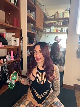Snapshot of Dancing_wmyselF_ chatting on October 8, 7:43 am Dancing wmyselF online show from October 8, 7:43 am