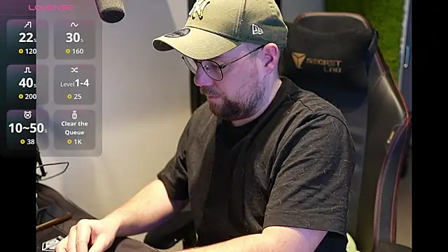 Snapshot of justinitt chatting on December 18, 9:47 am justinitt online show from December 18, 9:47 am