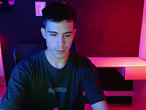 Luis esqq online show from May 8, 3:10 am