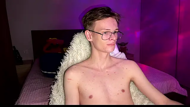 Wild boar1 online show from March 18, 2:39 pm