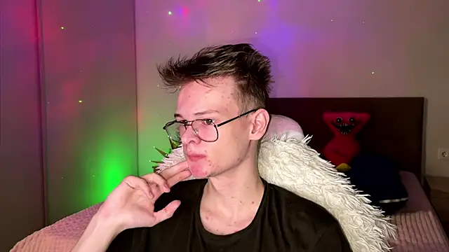 Wild boar1 online show from March 6, 6:37 pm