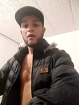 Snapshot of im_dominik chatting on January 13, 6:38 am im dominik online show from January 13, 6:38 am