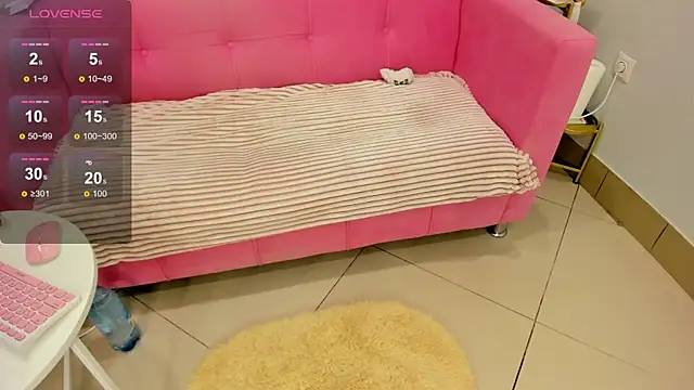 Snapshot of Brilly_Lily chatting on December 17, 2:27 am Brilly Lily online show from December 17, 2:27 am