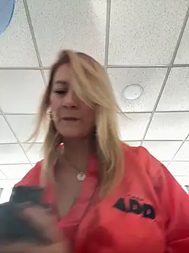 Snapshot of AtheneaRusell chatting on October 25, 7:03 pm AtheneaRusell online show from October 25, 7:03 pm