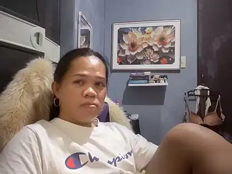 SophiaCourthaway online show from May 8, 6:34 pm