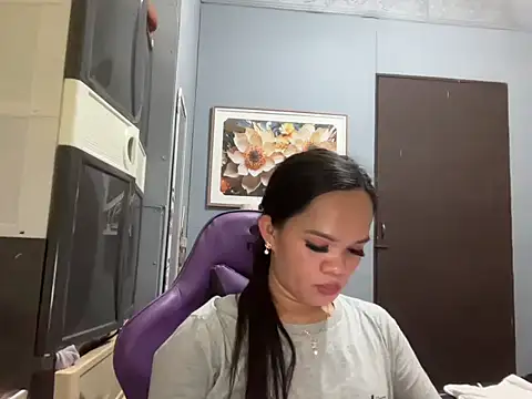 SophiaCourthaway online show from November 6, 10:47 pm