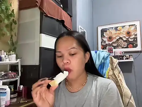 SophiaCourthaway online show from December 17, 9:47 am