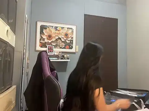 SophiaCourthaway online show from November 18, 5:49 pm