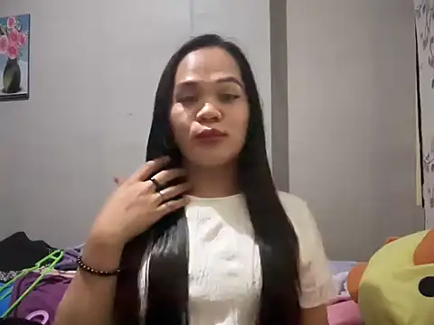 SophiaCourthaway online show from May 18, 10:47 pm