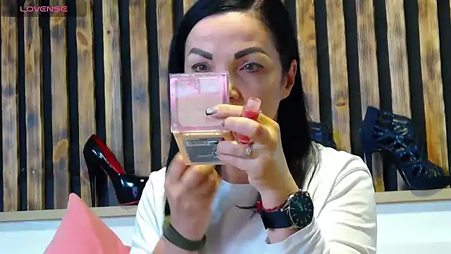 Tory Lovi online show from December 2, 1:13 pm