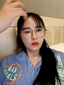 lilandi0521 online show from March 21, 5:21 am