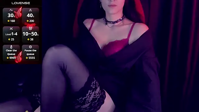 AlariaFatal online show from April 12, 7:50 pm
