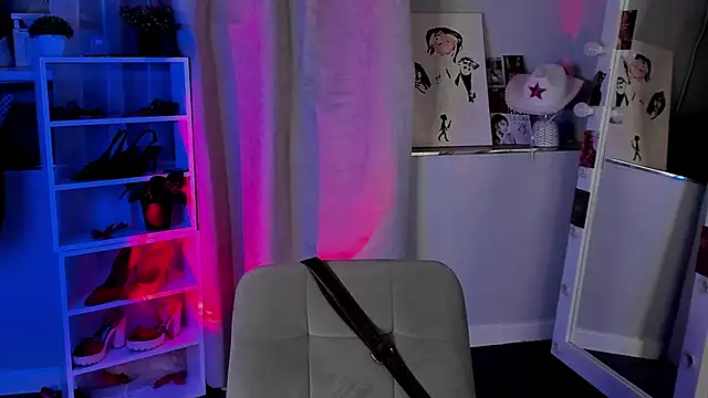 Sahara Shields online show from November 18, 10:29 am