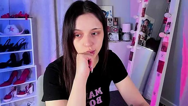 Sahara Shields online show from February 10, 9:19 am