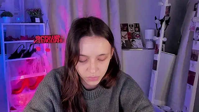 Sahara Shields online show from October 24, 10:36 am