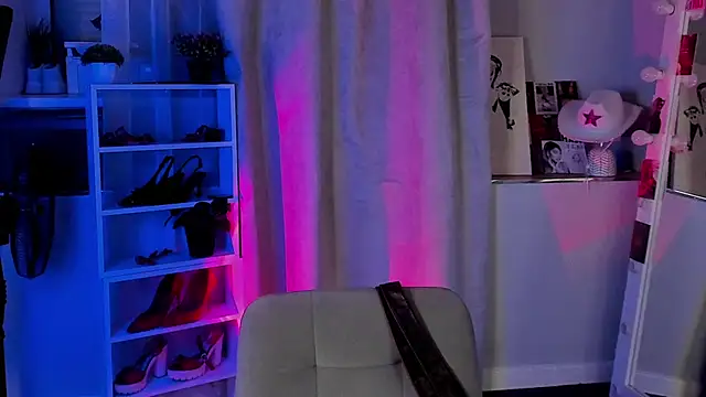 Sahara Shields online show from November 14, 9:57 am